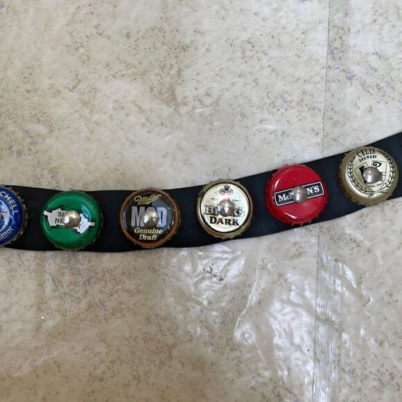 LITTLE EARTH PRODUCTIONS BEER BOTTLE LID SEAT BELT - Picture 5 of 7